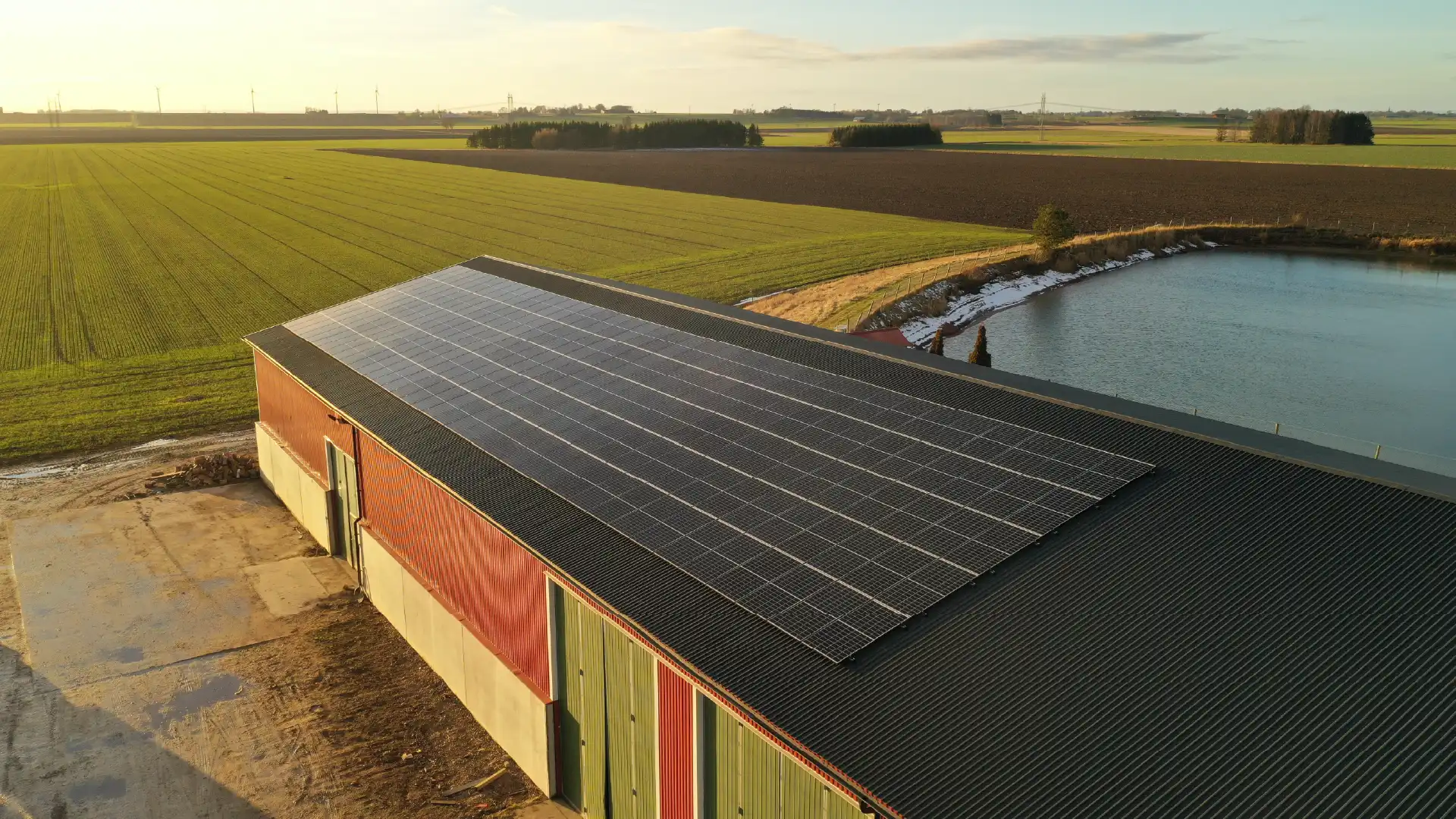 Lantbruk med solceller på taket