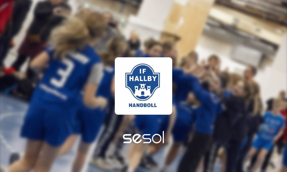 bild på IF Hallby från match med logo