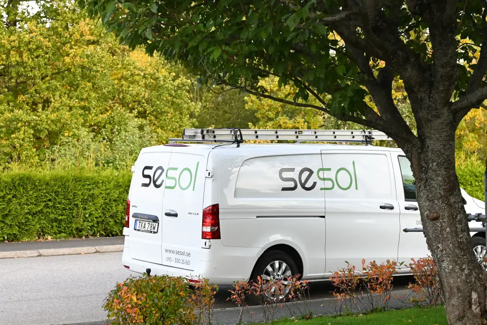 Solcellsmontörens bil