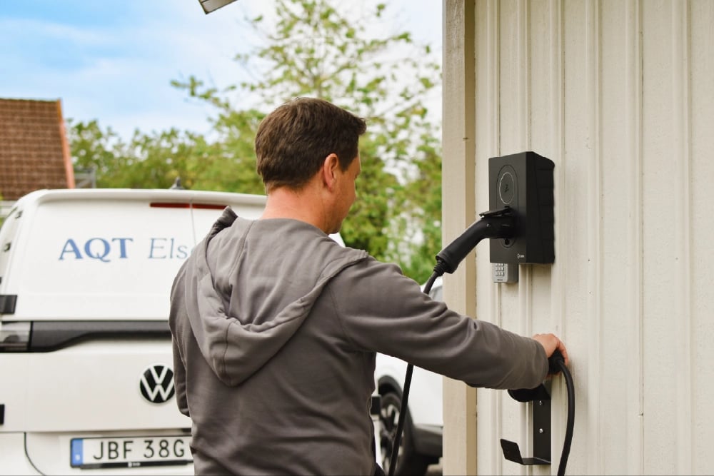Förberedelse för att ladda bilen med solenergi