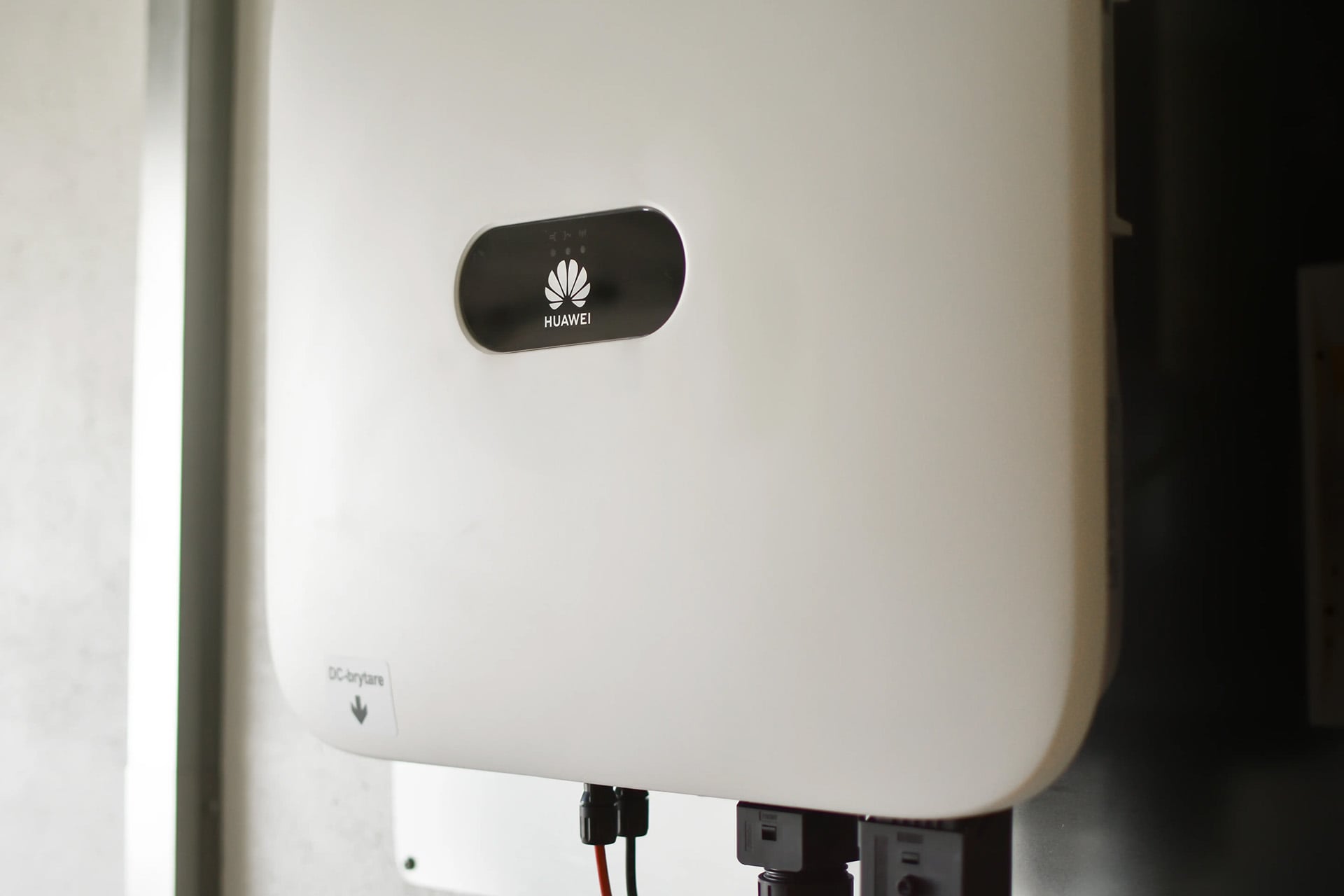 Detaljbild på Sesol växelriktare från Huawei